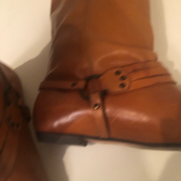 FRYE light brown or dark tanish if you please. - Picture 3 of 4